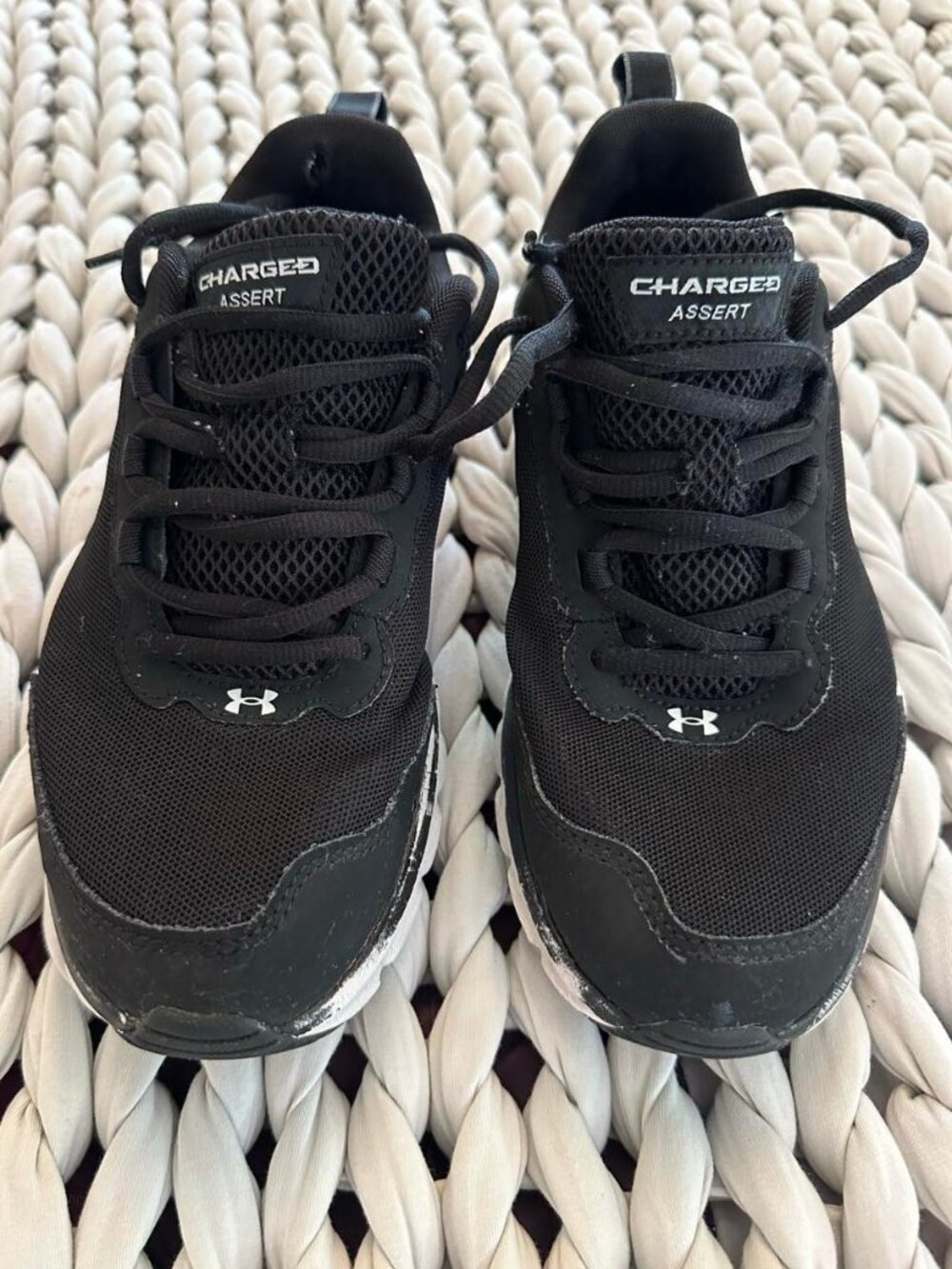 Under Armour Charged Assert 9 Black White 8.5